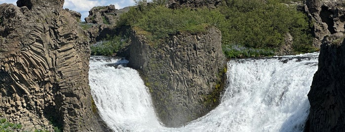 Hjálparfoss is one of Places To Go.
