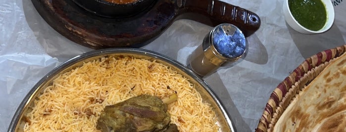 Maraheb Madfoon & Mandi مراحب للمدفون والمندي is one of restaurants.