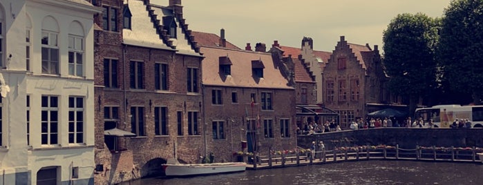 Brugge Tourist Boats is one of Tempat yang Disukai Zerrin.