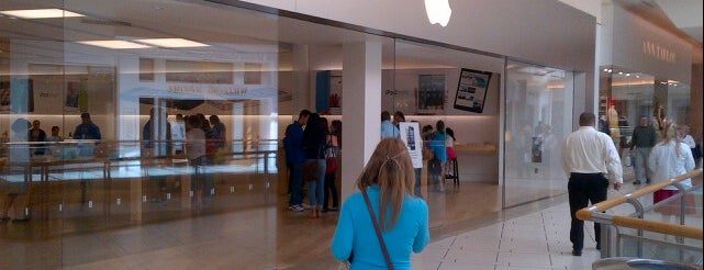 Apple International Plaza is one of Apple Stores.