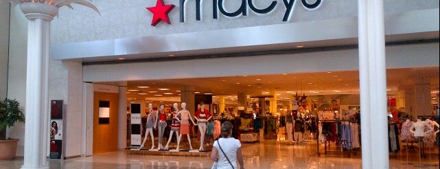 Macy's is one of Natalieさんのお気に入りスポット.
