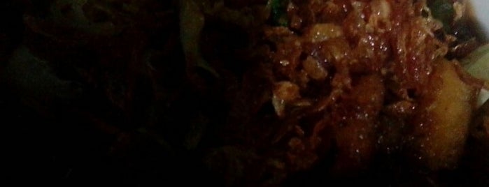 Nasi Goreng Bu Misdi is one of Tempat makan enak di Ungaran.