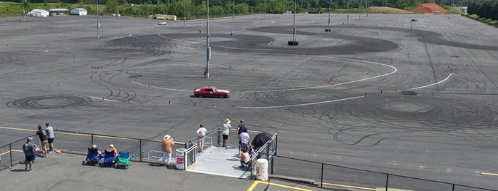 zMax Dragway is one of tracks.