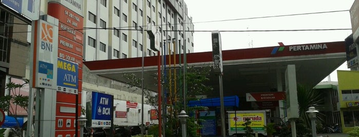 SPBU Singapore Station 2 (14.201.1166) is one of Gas Station / Garage.