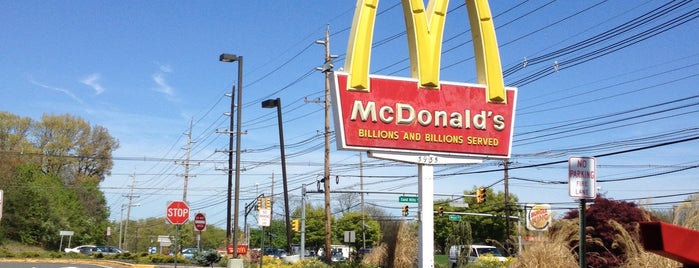 McDonald's is one of Lugares favoritos de Ryan.