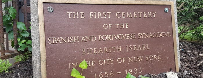First Cemetery of the Spanish and Portuguese Synagogue is one of Places I should go.