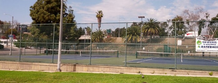 Glendale Ave./Temple St. Tennis Courts is one of Lugares favoritos de JRA.