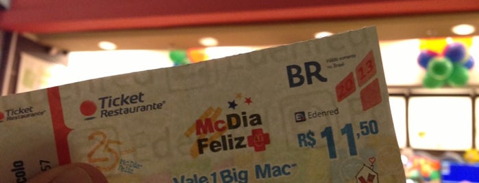McDonald's is one of Locais curtidos por Marcos.