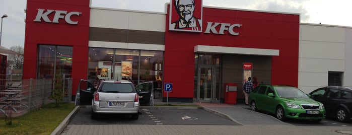 Kentucky Fried Chicken is one of Lugares guardados de N..