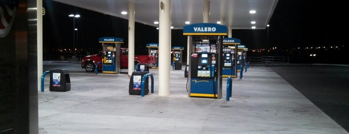 Corner Store is one of Lugares favoritos de Alexander.