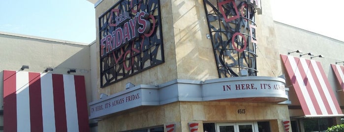 TGI Fridays is one of Emilyさんのお気に入りスポット.