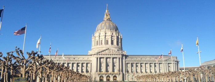 Ayuntamiento de San Francisco is one of Lugares favoritos de Amber.