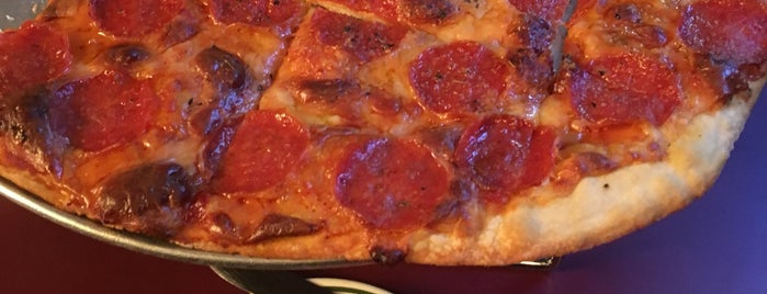 Serra's Pizzeria is one of Favorite Food.