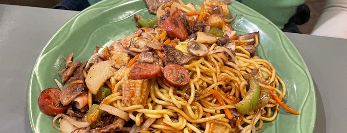 HuHot Mongolian Grill is one of Chaiさんの保存済みスポット.