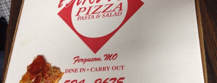 Faraci's Pizza is one of Tempat yang Disukai Christian.