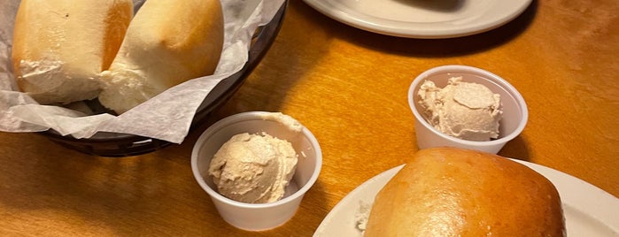 Texas Roadhouse is one of Lugares favoritos de Paul.
