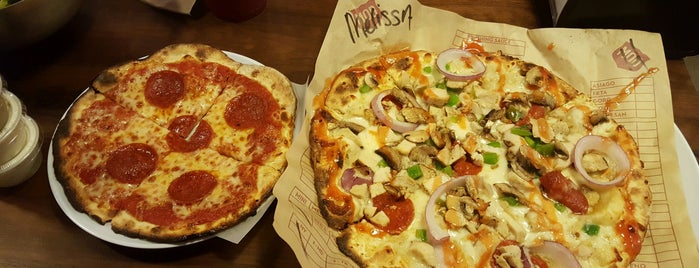 Mod Pizza is one of Sarah'ın Beğendiği Mekanlar.