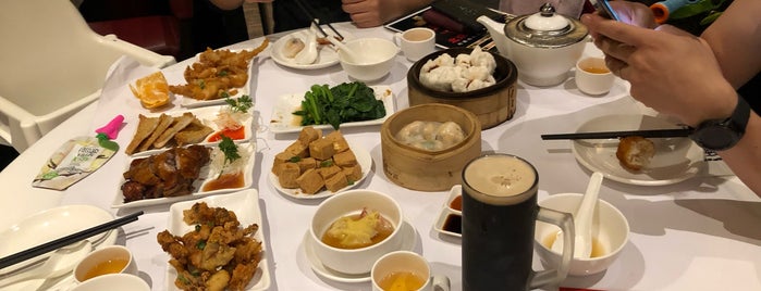 Yum Cha Cuisine is one of Caitlinさんのお気に入りスポット.