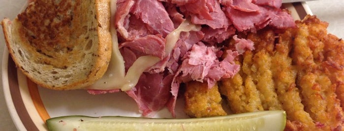 Manny's Cafeteria & Delicatessen is one of Chicago Classics.