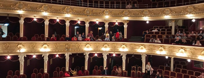 Львовский оперный театр is one of Onur : понравившиеся места.