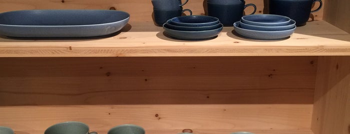 yumiko iihoshi porcelain shop is one of うつわ + gallery.
