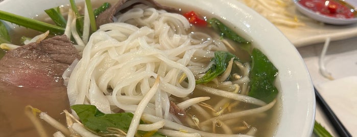 Pho 14 Opera is one of Paris food to do.
