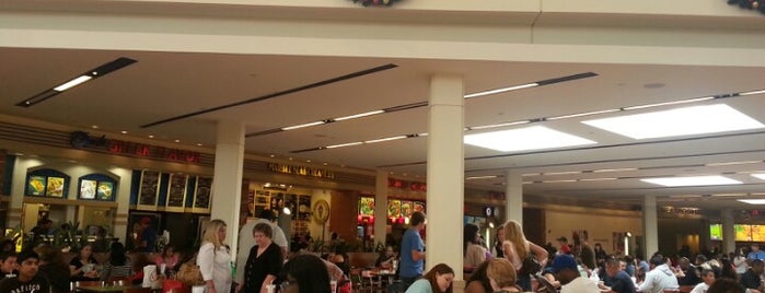 North Star Mall Food Court is one of Orte, die MariFer gefallen.