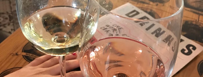 Bonds is one of Restaurantes.