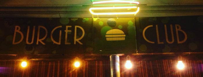 Burger Club is one of Lugares guardados de Maggie.
