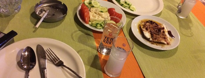 Tarihi Üsküdar Kokoreçcisi is one of Emre 님이 좋아한 장소.