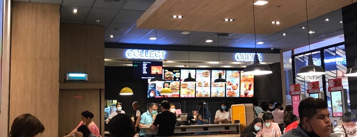 McDonald's & McCafé is one of Must-visit Food in Pathum Wan.