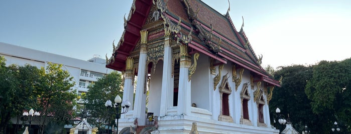 Wat Thung Si Mueang is one of Ubon.