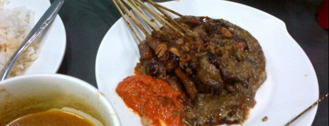 Warung Sate MaLengkeri is one of Tempat makan favorit.