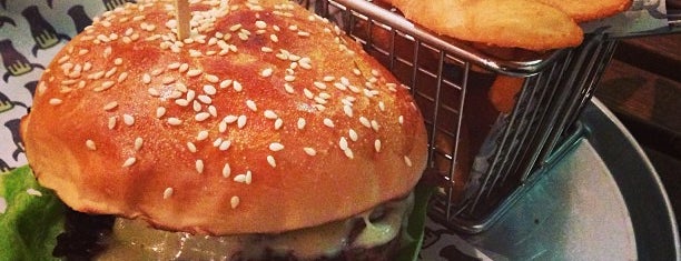 The Beer & Burger Bar is one of Mission: Melbourne.