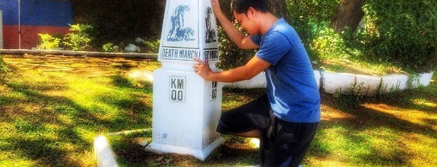 Bataan Death March Kilometer Zero Marker is one of สถานที่ที่ Agu ถูกใจ.