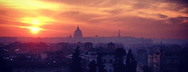 Terrazza del Pincio is one of Roma.