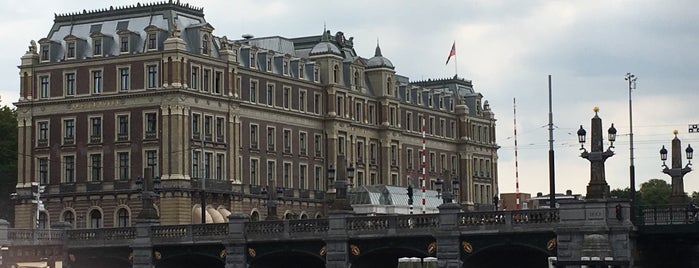 Henrick de Keijserbrug (Brug 77) is one of Amsterdam Best: Sights & shops.