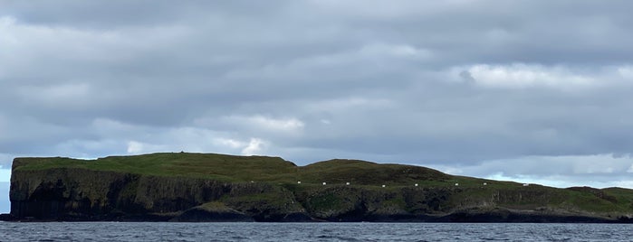 Isle of Staffa is one of هزار جایی که آدم قبل مردن باید بره.