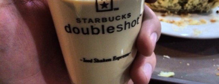 Starbucks is one of Lugares favoritos de Amir.