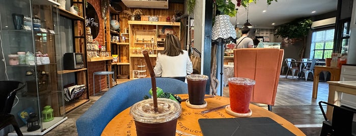 High Trees Cafe & Bistro is one of BKK_Cafe'.