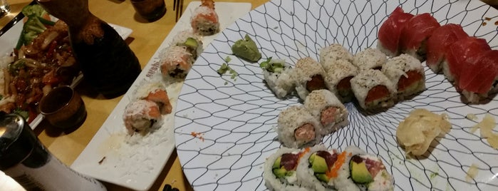 Mio Sushi is one of Lugares favoritos de Erin.