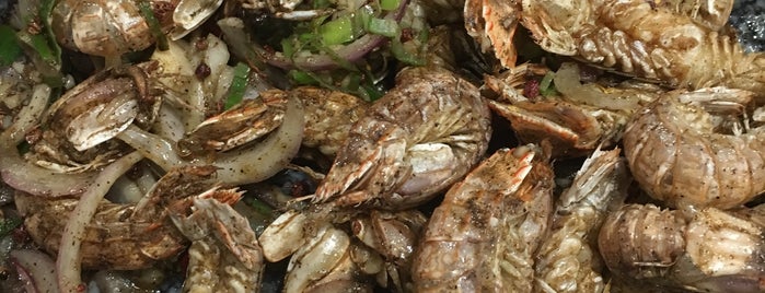 小胖龙虾 is one of Not great food but worth a try.