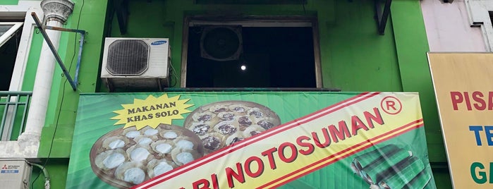 Serabi Notosuman is one of Mari kuliner.