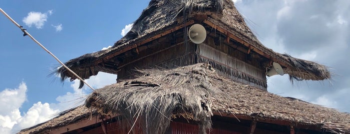 Masjid Tua Wapauwe is one of Explore Ambon.