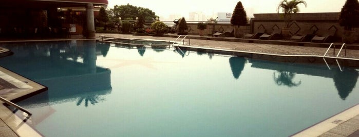 Swimming Pool Planet Holiday is one of Batam.