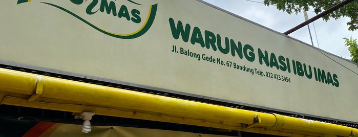 Warung Nasi Ibu Imas 4 is one of Wajib dikunjungi kalau lagi di Bandung.