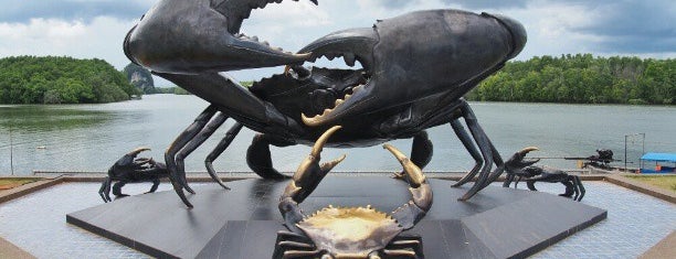 ประติมากรรมปูดำ (Black Crab Sculpture) is one of Locais salvos de court3nay.