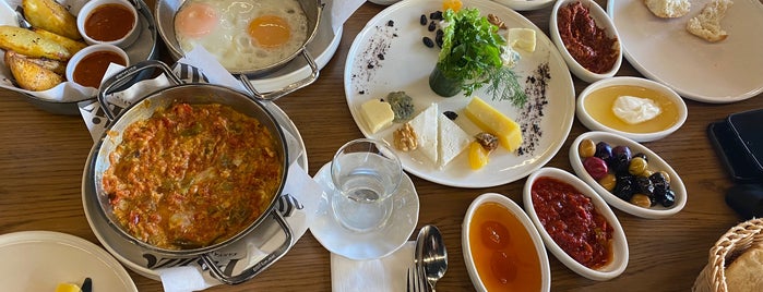 Palize Kahvaltı • Mandıra is one of Konya yemek.