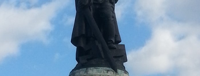 Mémorial soviétique du Treptower Park is one of Lieux qui ont plu à Olga.