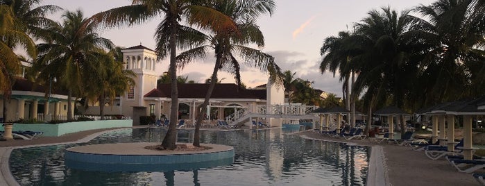 Iberostar Playa Alameda Hotel Varadero is one of Olga'nın Beğendiği Mekanlar.